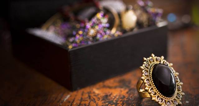 Shops for Magpies: The Best Places to Buy Jewellery in Edinburgh